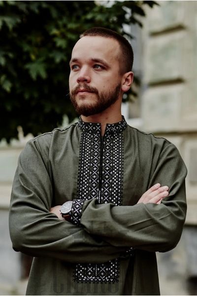 Чоловіча вишиванка &laquo;Ролан&raquo; оливкового кольору 46 р. 02032 фото