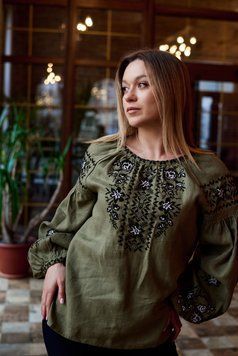 Вишиванка &laquo;Незламна&raquo; кольору хакі з чорно-білим орнаментом  42 р. 00280 фото