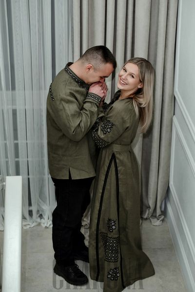 Сімейний вишитий комплект &laquo;Славія та Ставр&raquo; оливкового кольору 46 - 42 р. 04024 фото